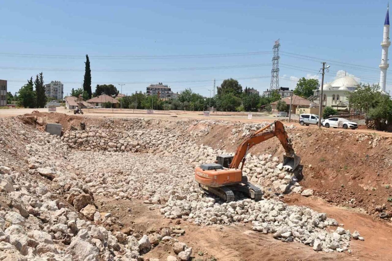 Kepez’de su baskınlarına karşı hummalı çalışma