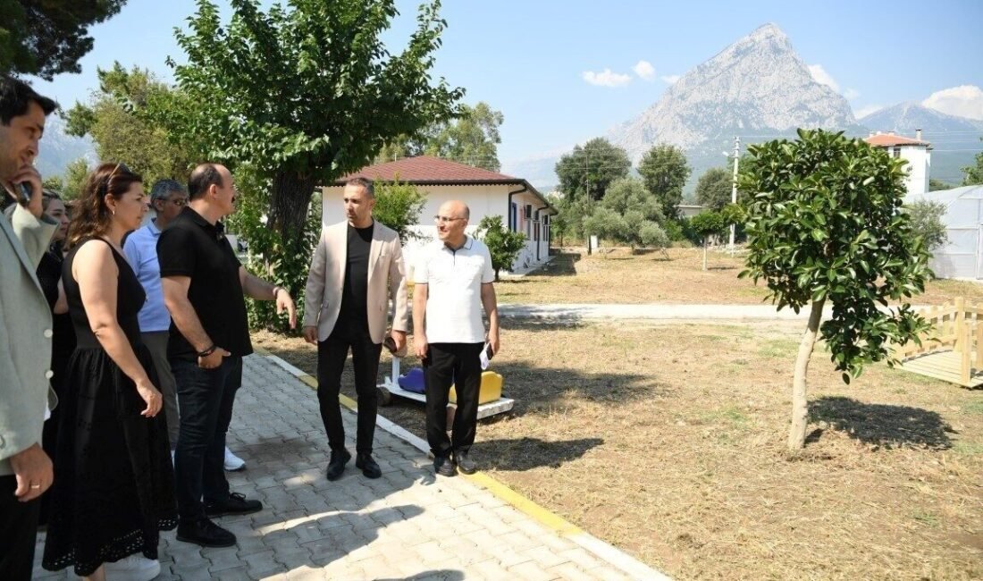 Konyaaltı Belediye Başkanı Cem Kotan, ilçeye kazandırılacak beşinci kreşin son