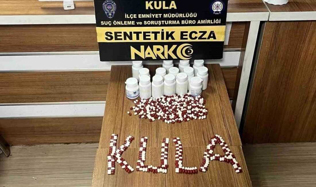 Kula’da uyuşturucuya darbe: 1 ev hapsi, 1 tutuklama Manisa’nın Kula ilçesinde gece saatlerinde devriye görevini sürdüren İlçe Emniyet