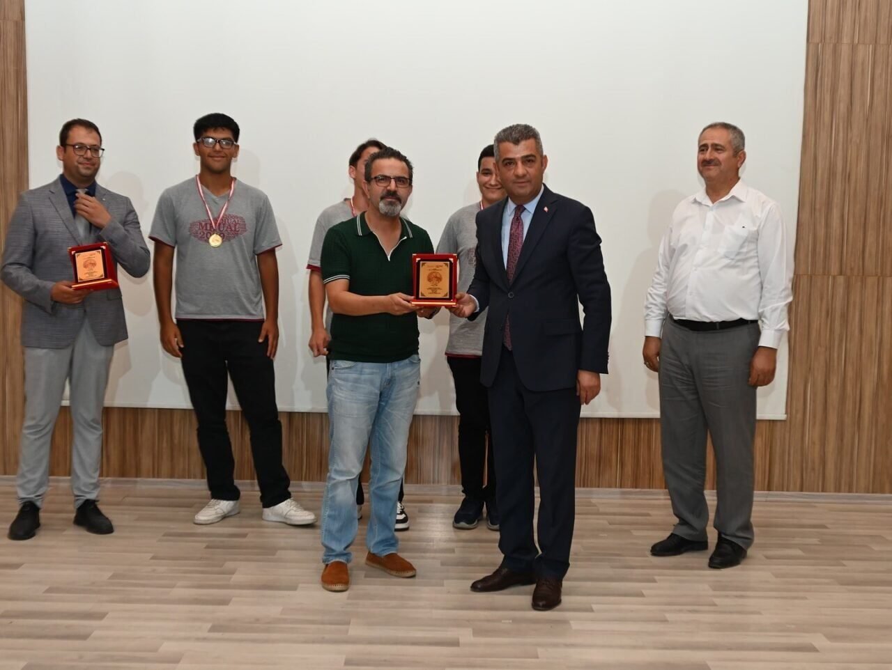 Kuşadalı öğrenciler Matematik Olimpiyatlarında il birincisi oldu