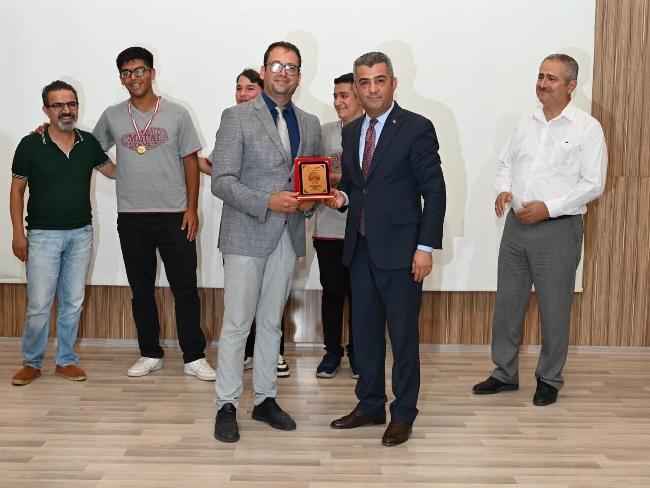 Kuşadalı öğrenciler Matematik Olimpiyatlarında il birincisi oldu