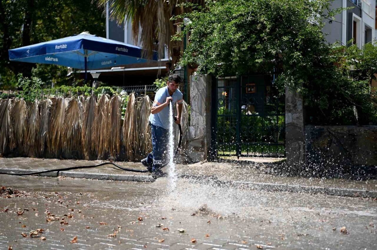 Kuşadası Belediyesi’nden Güzelçamlı’ya hizmet seferberliği