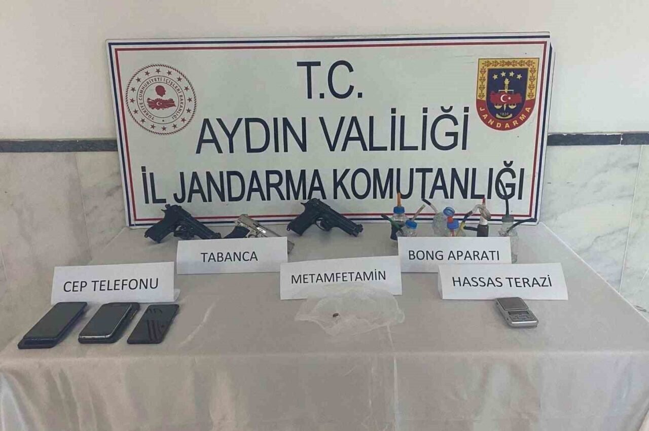 Kuyucak’taki eve uyuşturucu baskını Kuyucak’taki eve uyuşturucu baskını