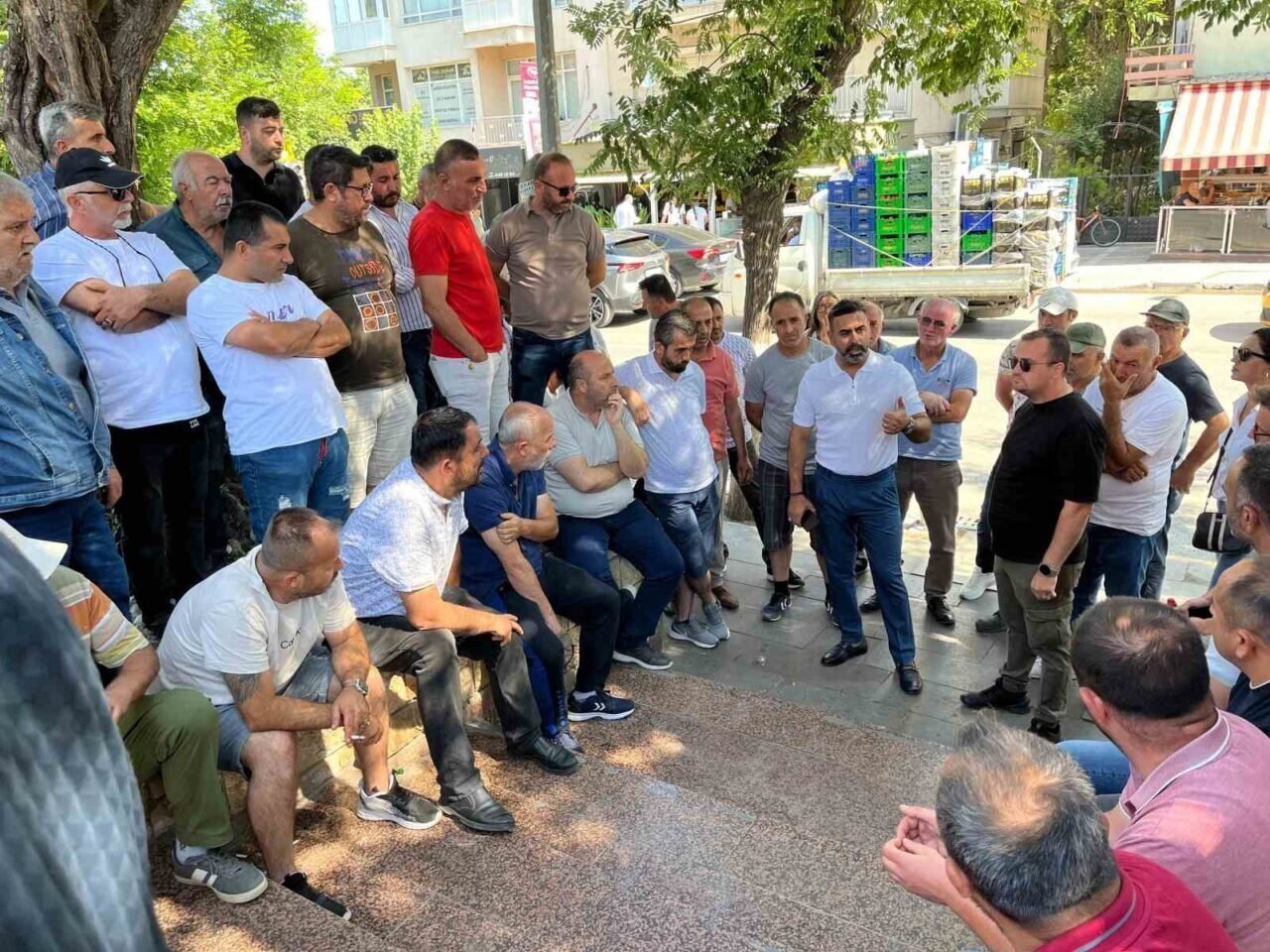 Maaş krizine çözüm bulamayan Başkan Duman, çareyi işçi çıkarmakta buldu