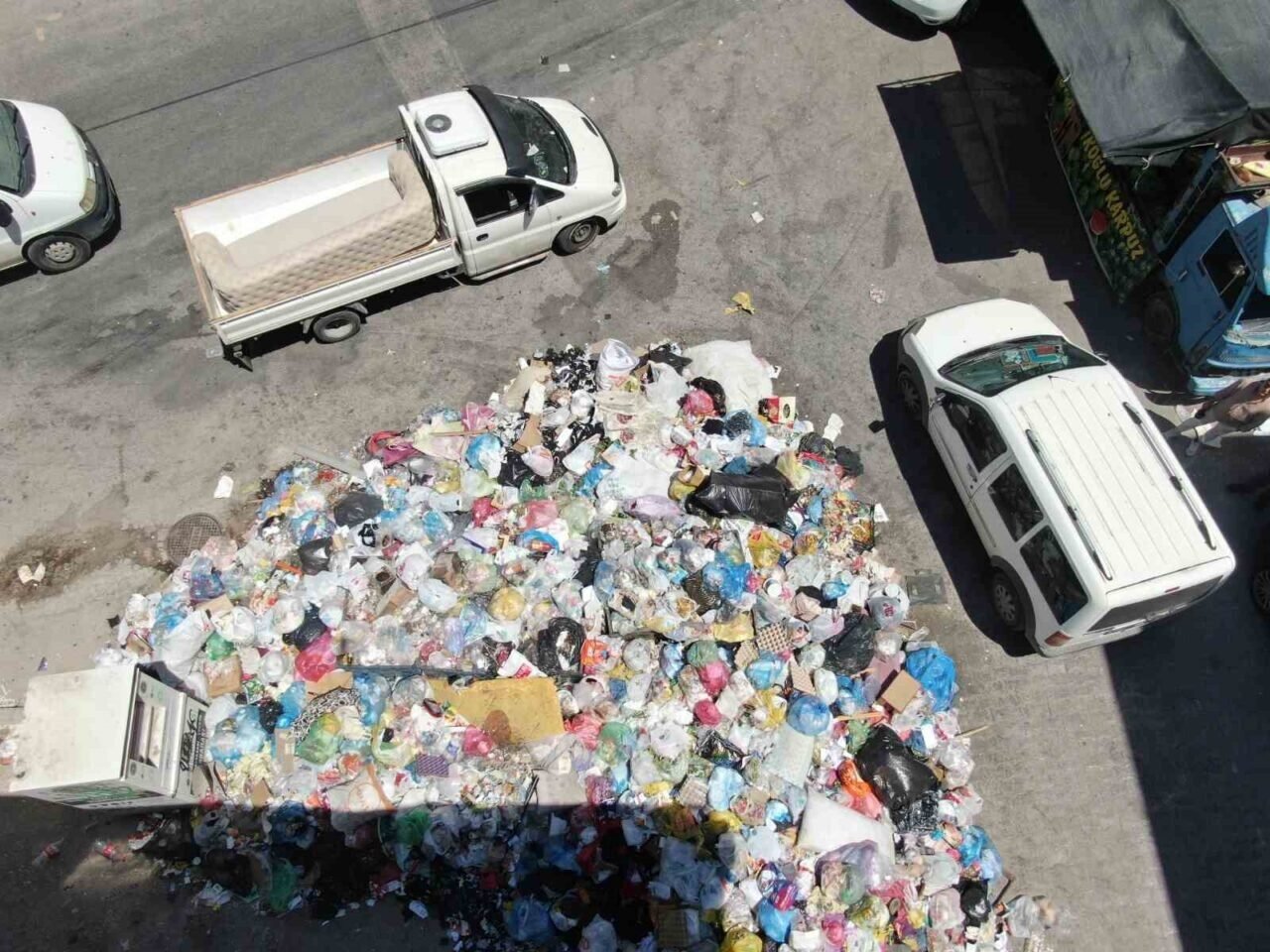 Maaş krizine çözüm bulamayan Başkan Duman, çareyi işçi çıkarmakta buldu