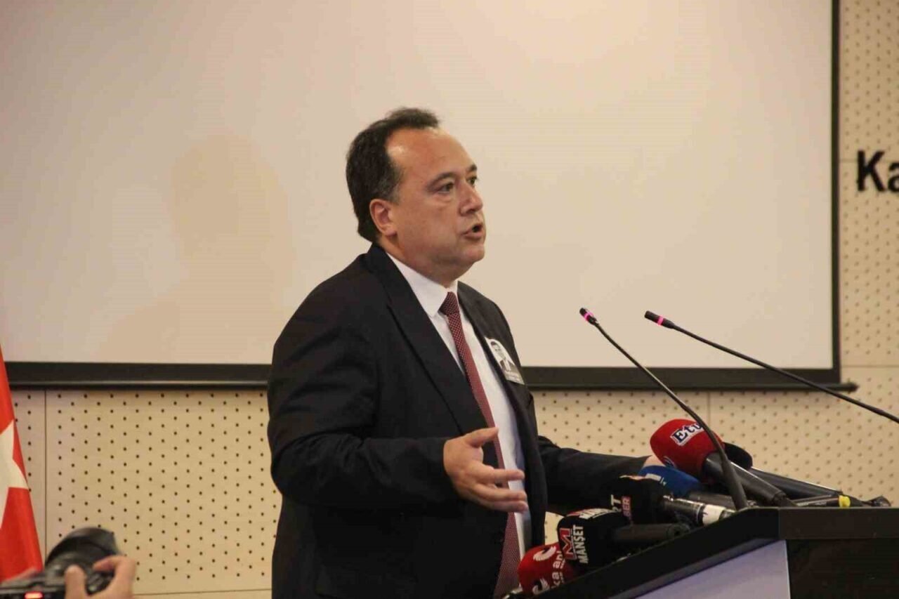 Manisa Büyükşehir Belediyesi’nin yeni Başkanı Besim Dutlulu oldu Manisa Büyükşehir Belediyesi’nin yeni Başkanı Besim Dutlulu oldu