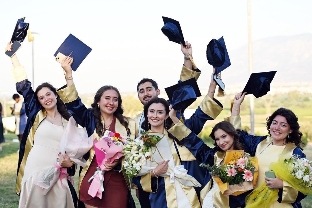 Manisa Celal Bayar Üniversitesi 824 mühendis mezun etti