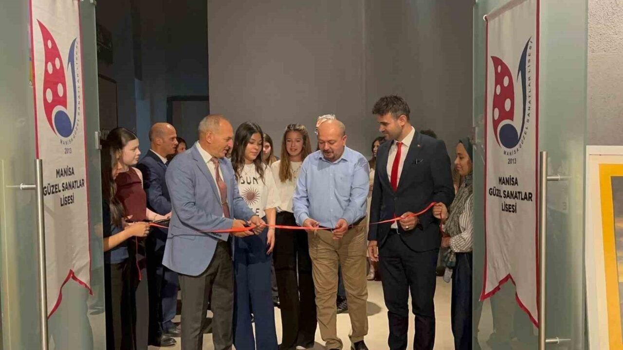 Manisa Güzel Sanatlar Lisesi’nden müzede yıl sonu resim sergisi
