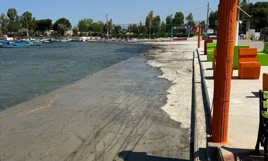 Aydın’ın Didim ilçesinde saha çalışmalarını sürdüren belediye ekipleri, Mavişehir sahilini