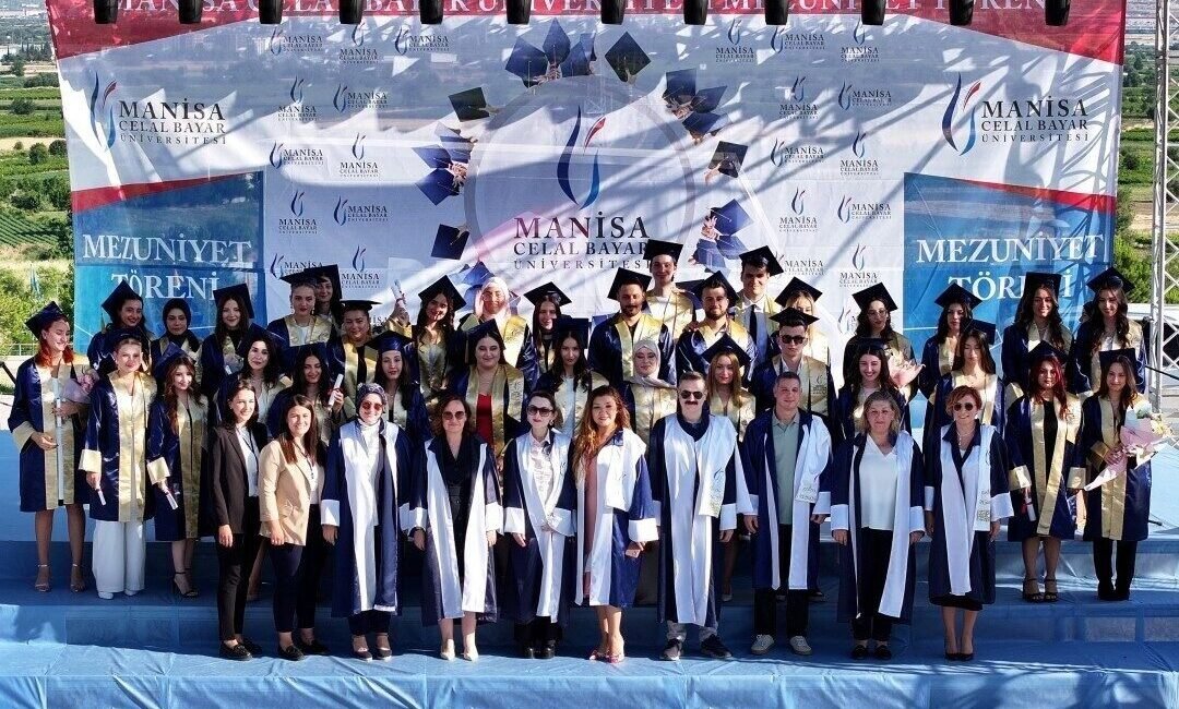 Manisa Celal Bayar Üniversitesi İletişim Fakültesi, 2024-2025 Akademik Yılı mezunlarını