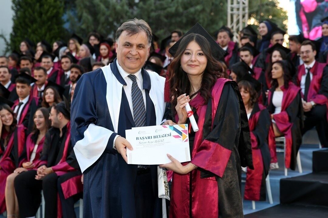 MCBÜ Tıp Fakülteli genç hekimler sağlık ordusuna katıldı