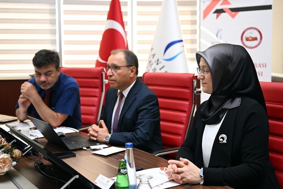 MCBÜ ÜAK Yönetim Kurulu Toplantısına ev sahipliği yaptı
