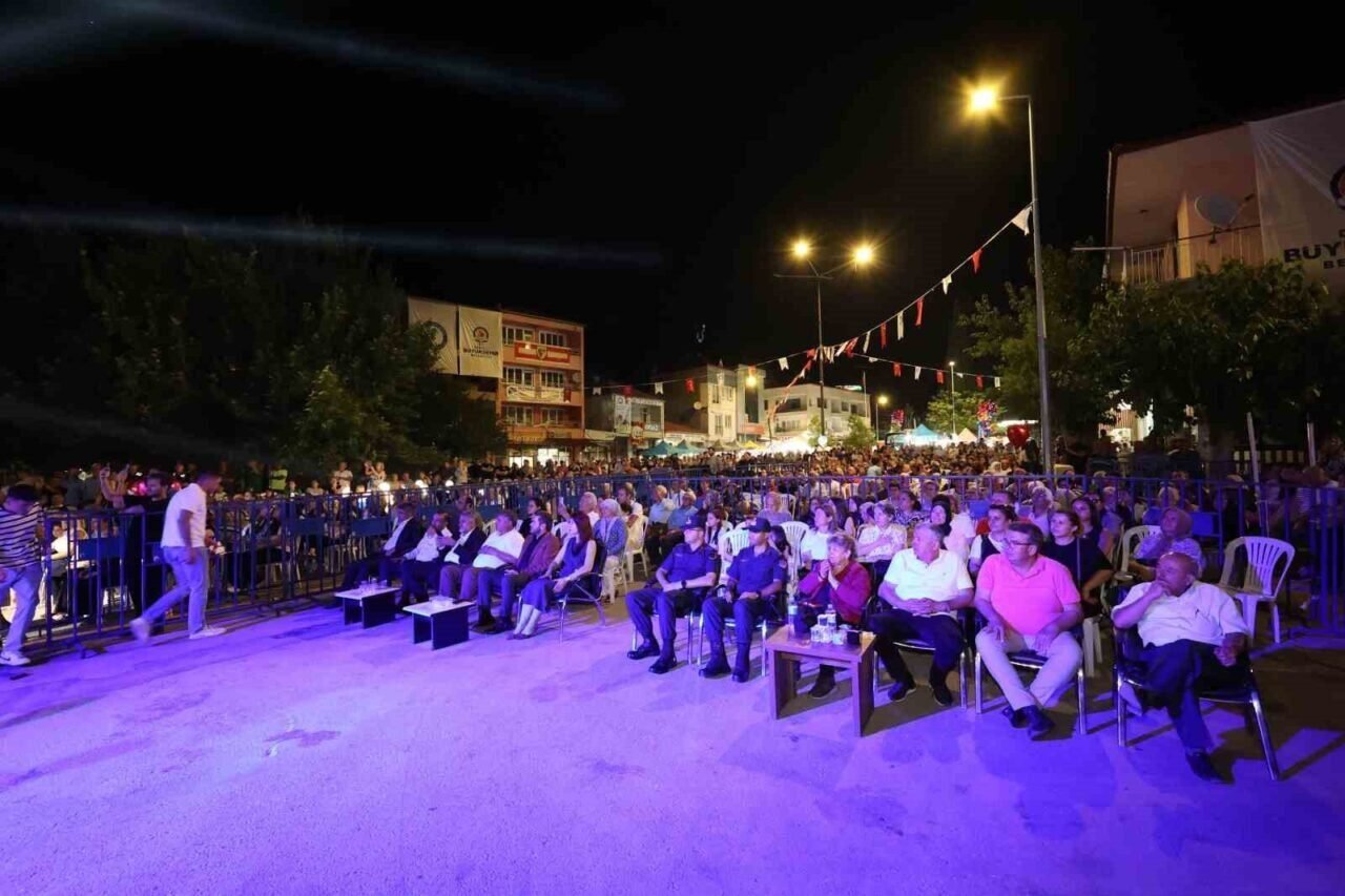 Meltem Leylekoğlu, Tavas’ta hayranlarıyla buluştu