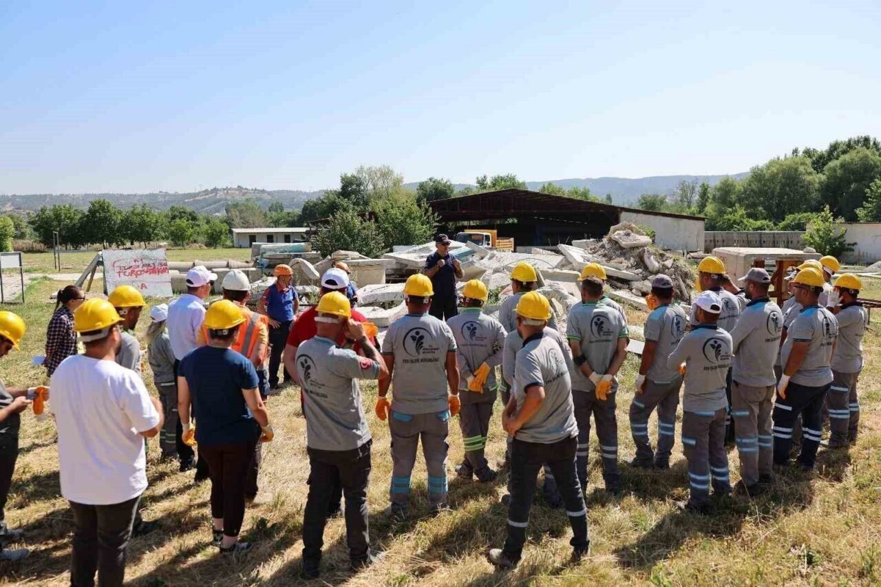 Merkezefendi Belediyesi Arama Kurtarma Ekibi afetlere karşı hazır