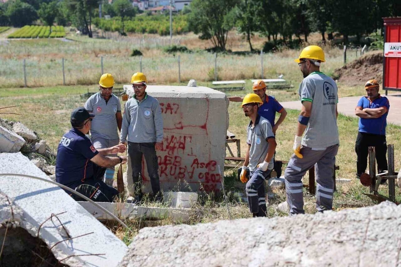Merkezefendi Belediyesi Arama Kurtarma Ekibi afetlere karşı hazır