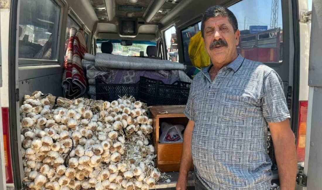 Aydın’da yaşayan 55 yaşındaki Ali Can, 12 yıldır minibüsüyle Ege’nin