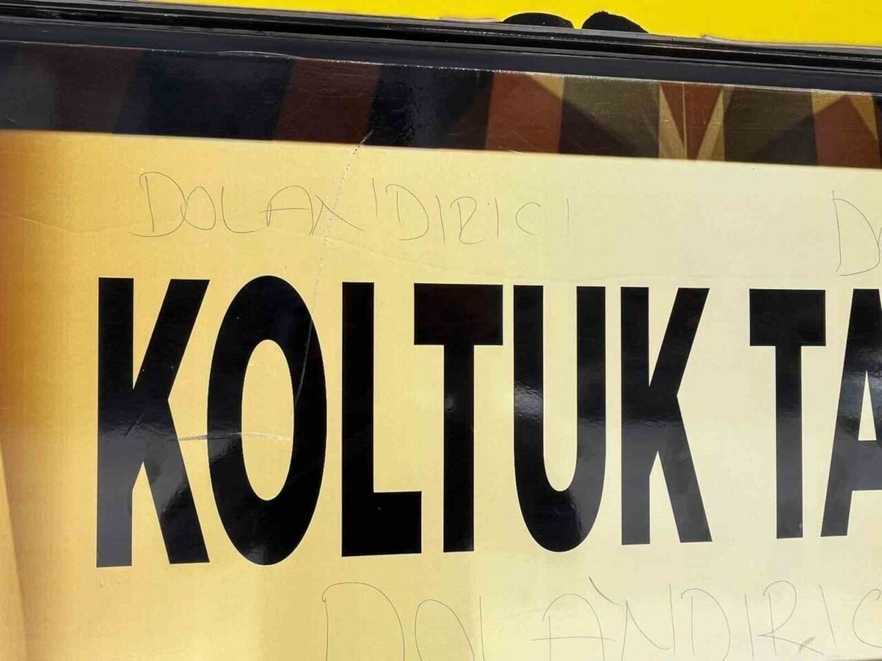 Mobilya mağazası sahibi, sipariş paralarıyla kayıplara karıştı