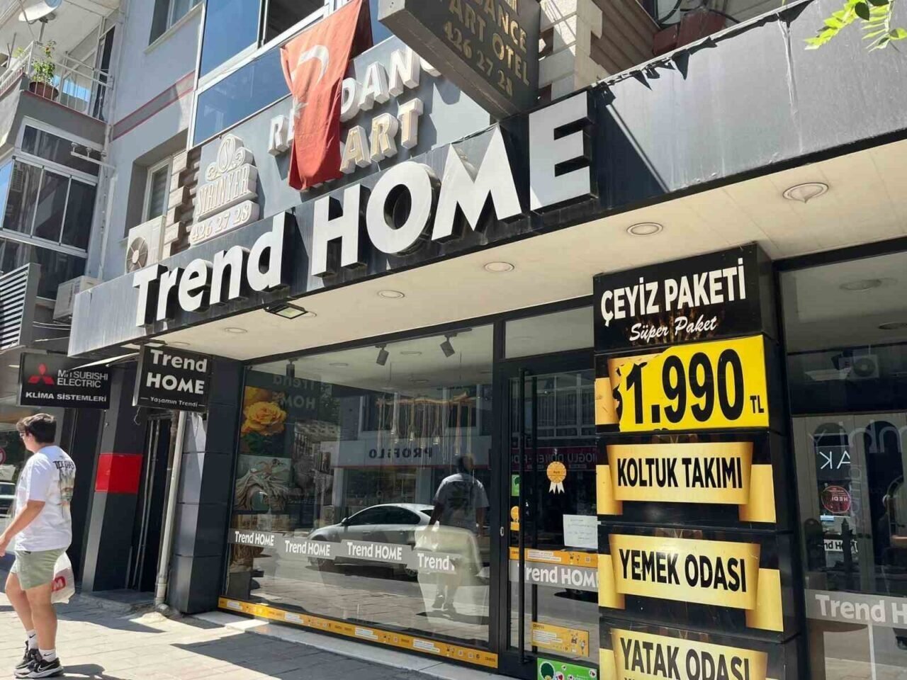Mobilya mağazası sahibi, sipariş paralarıyla kayıplara karıştı