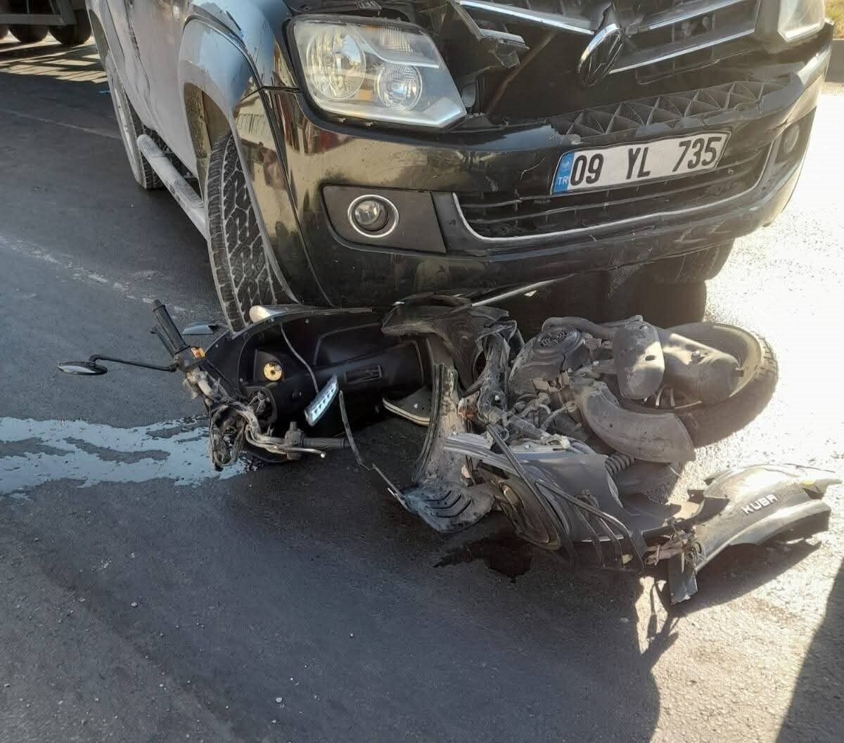 Motosiklet sürücüsü metrelerce sürüklendi Motosiklet sürücüsü metrelerce sürüklendi
