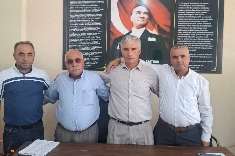 Manisa’nın Selendi ilçesinde Muhtarlar Derneği’nin seçimli olağan genel kurulunda mevcut