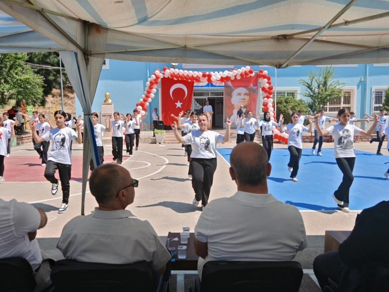 Nazilli’de karne sevinci