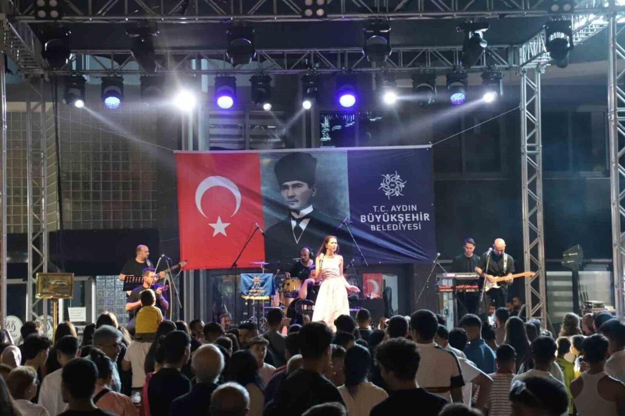 Nazilli’de yaz konseri ilgi gördü