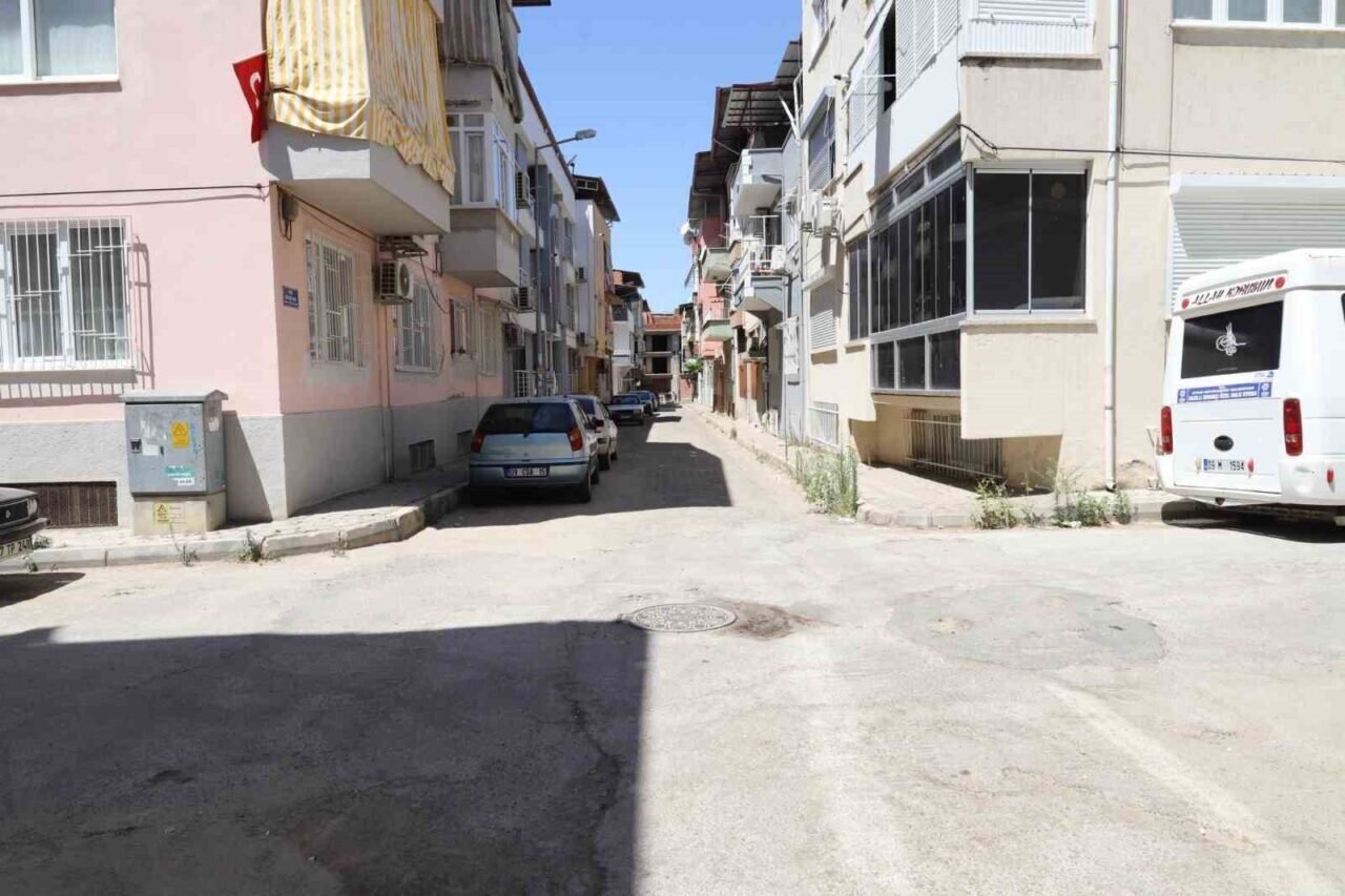 Nazilli’de yollar yenileniyor Nazilli’de yollar yenileniyor