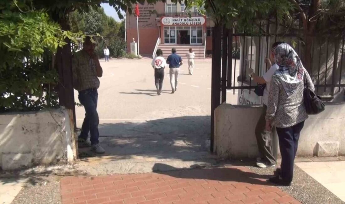 Yükseköğretim Kurumları Sınavı’nın (YKS) birinci oturumu olan Temel Yeterlilik Testi