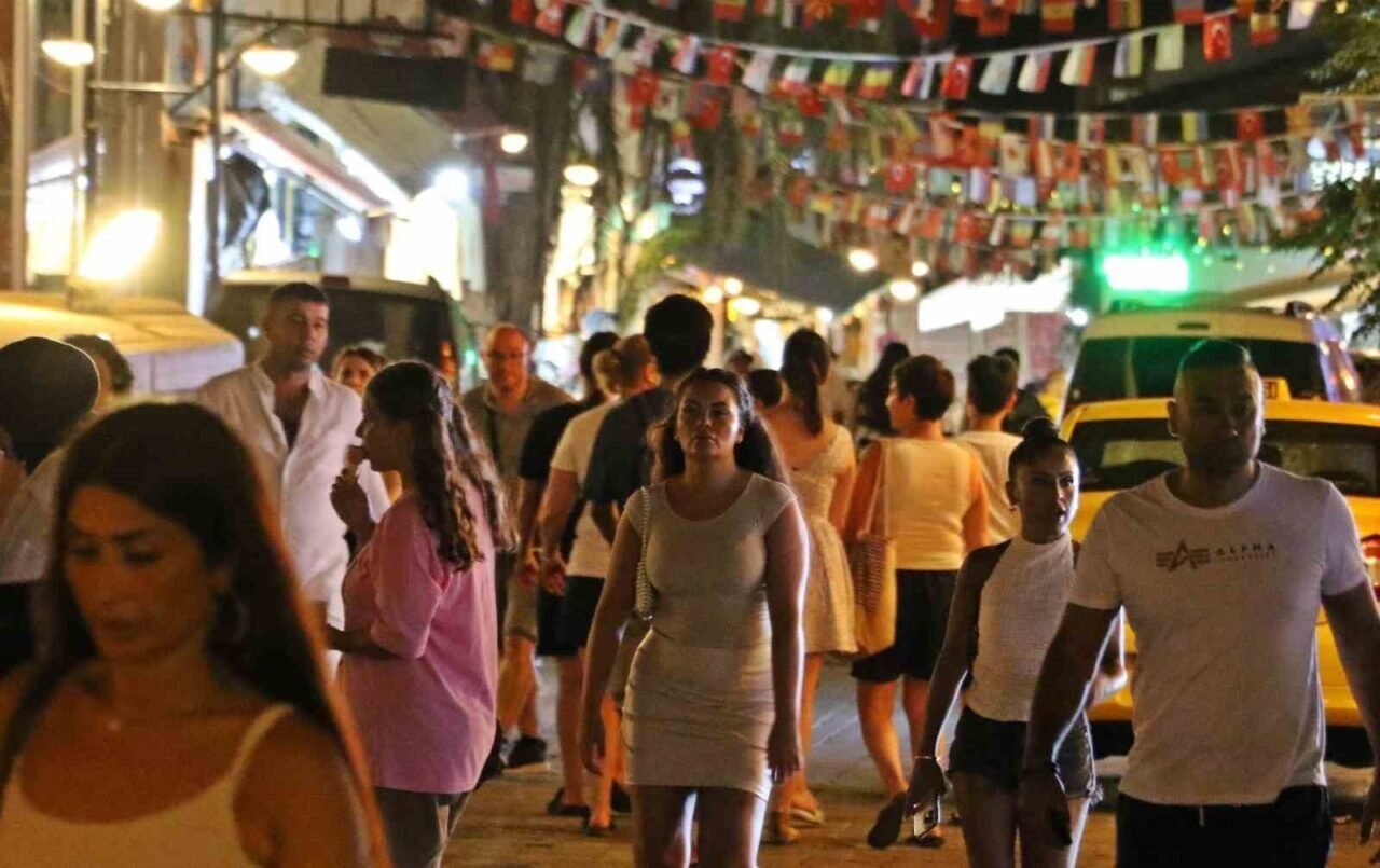 Nüfusu gündüz 82, gece 10 bin
