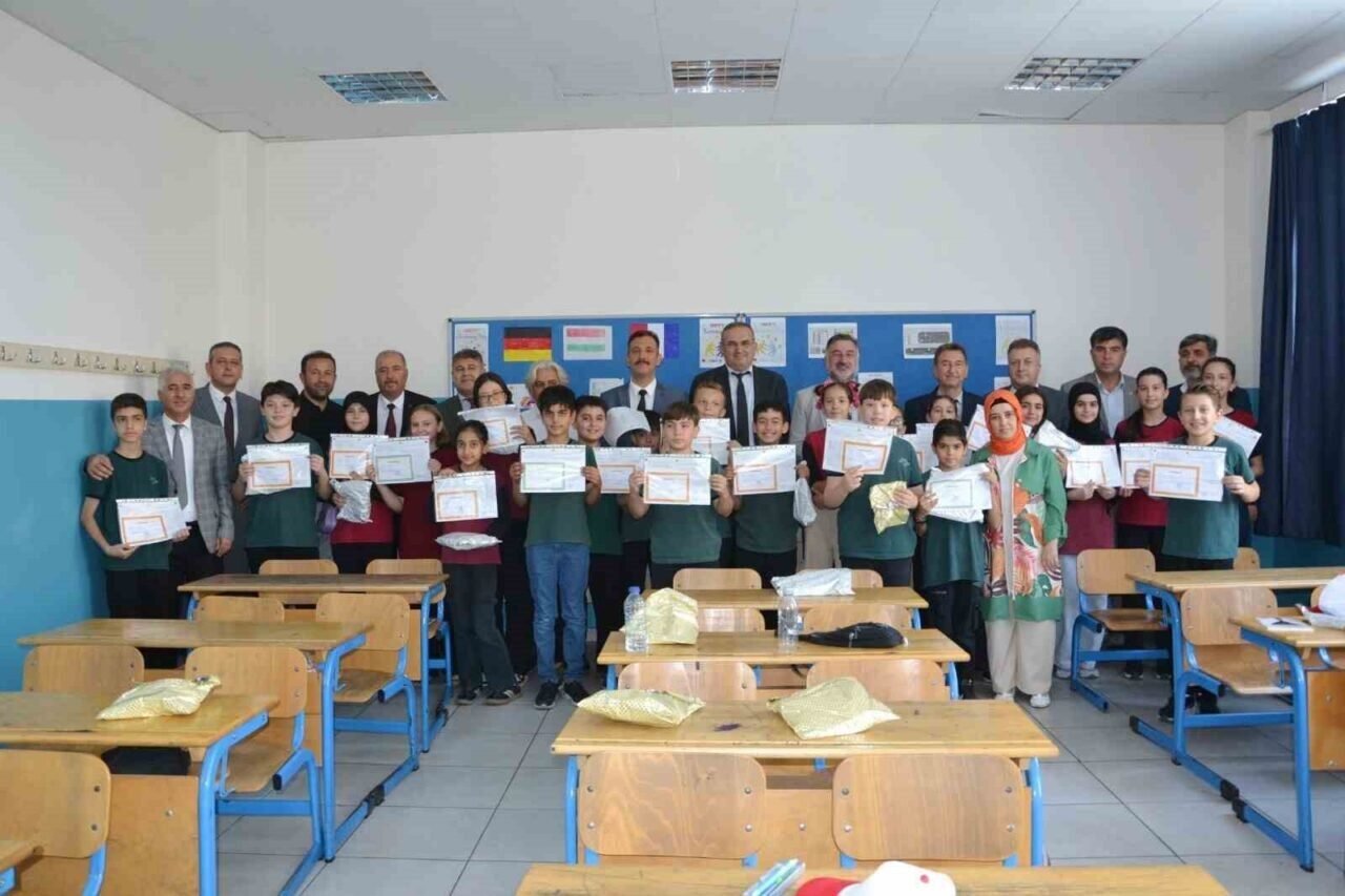 Öğrencilerin yaz tatili başladı