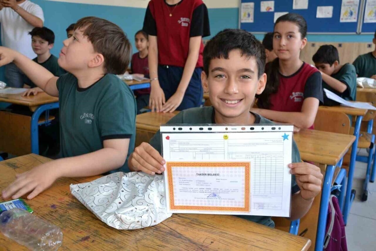 Öğrencilerin yaz tatili başladı