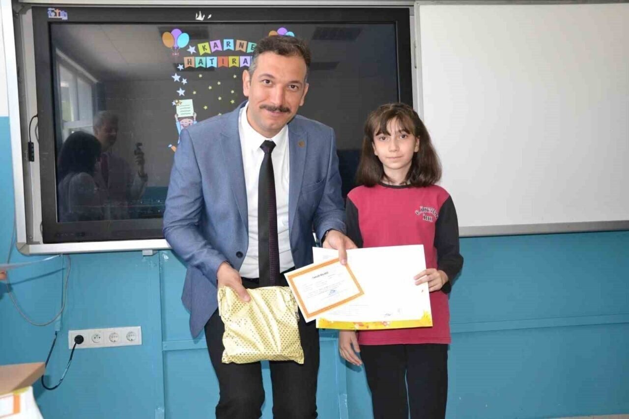 Öğrencilerin yaz tatili başladı