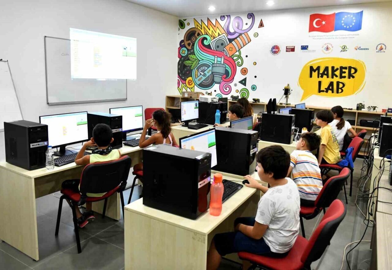 Robotik kodlama kursuna başvurular başladı Robotik kodlama kursuna başvurular başladı