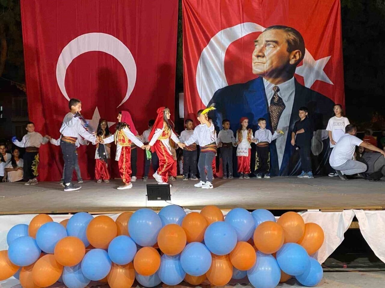Sarıgöl’de 40 yıllık eğitim yuvasına görkemli veda