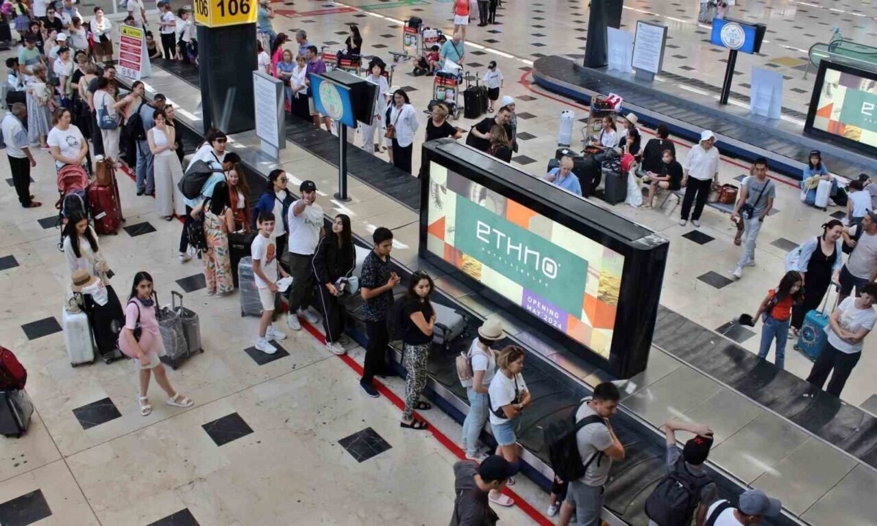 SAYD Başkanı Gem: "Antalya Havalimanı T2 terminalinde valizler 2 saatte geliyor"