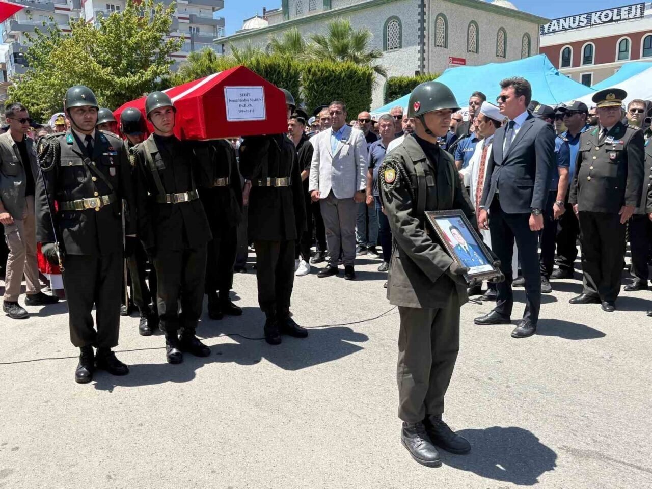 Şehit albay İzmir’de son yolculuğuna uğurlandı
