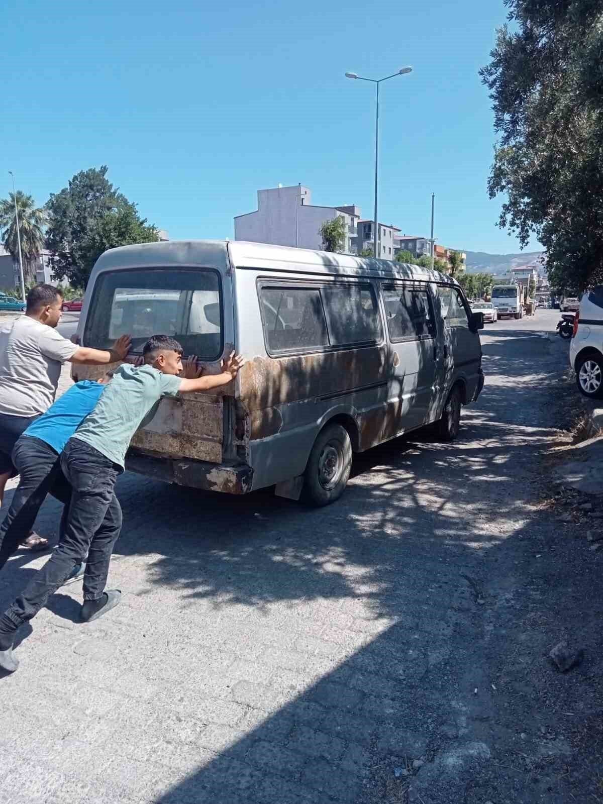 Söke Belediyesi’nden hurda araçlara müdahale
