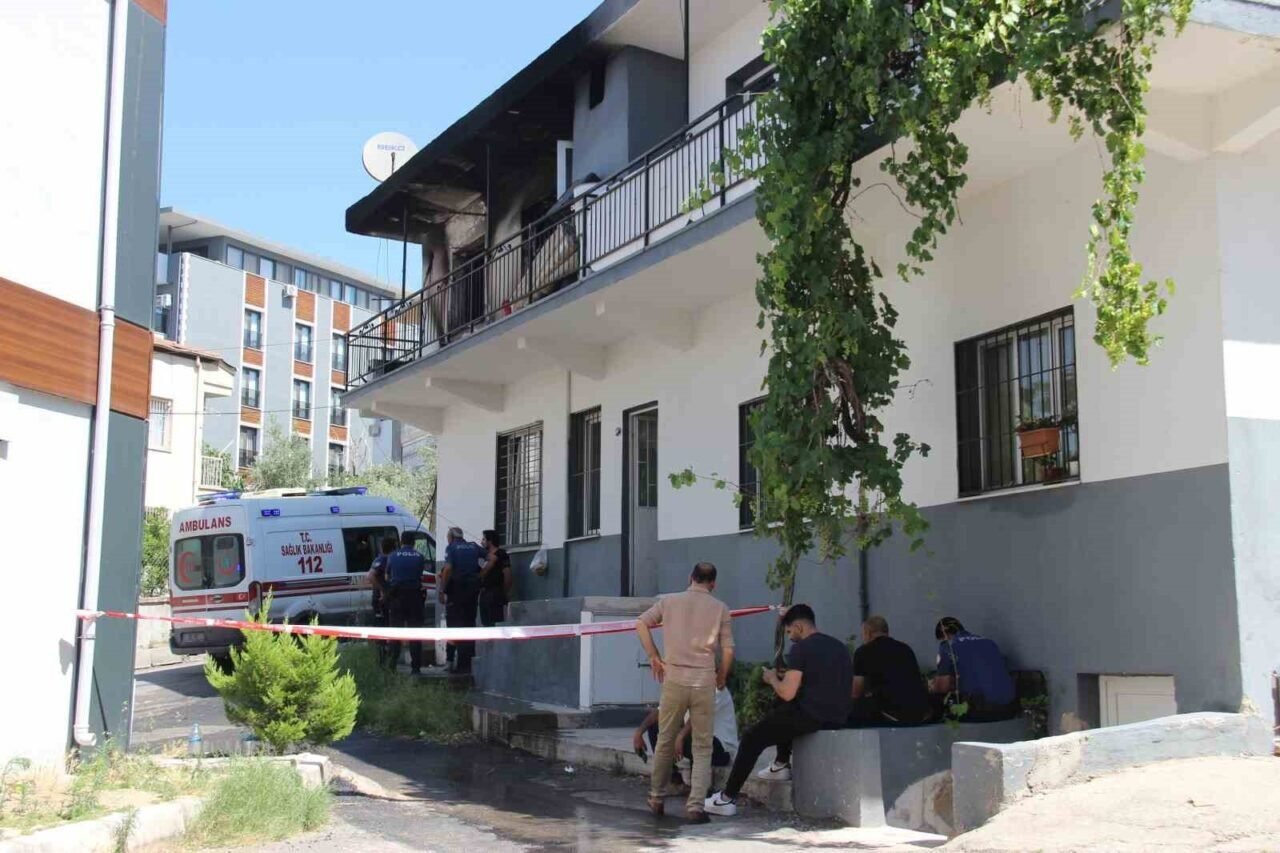 Solunum cihazına bağlı hayatı, alevler arasında sona erdi Solunum cihazına bağlı hayatı, alevler arasında sona erdi