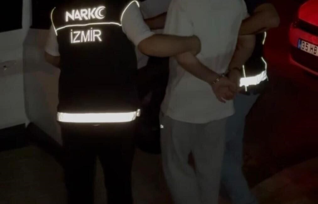 Sosyal medyada uyuşturucuya özendirdi, gereği yapıldı İzmir’de sosyal medya üzerinden uyuşturucu madde kullanımını özendirme görüntüleri paylaşan