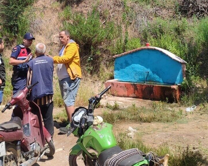 Turgutlu’da kırsal alanda çıkan yangın ormanlık alana sıçramadan söndürüldü