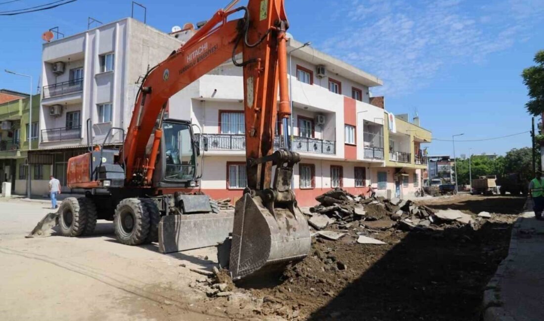 Turgutlu Belediyesi Fen İşleri Müdürlüğü ekipleri Atatürk Mahallesindeki kapsamlı yol