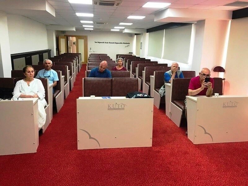 Kuşadası İlim Meclisi’nin dördüncü toplantısı Kuşadası Ticaret Odası Meclis Salonu’nda