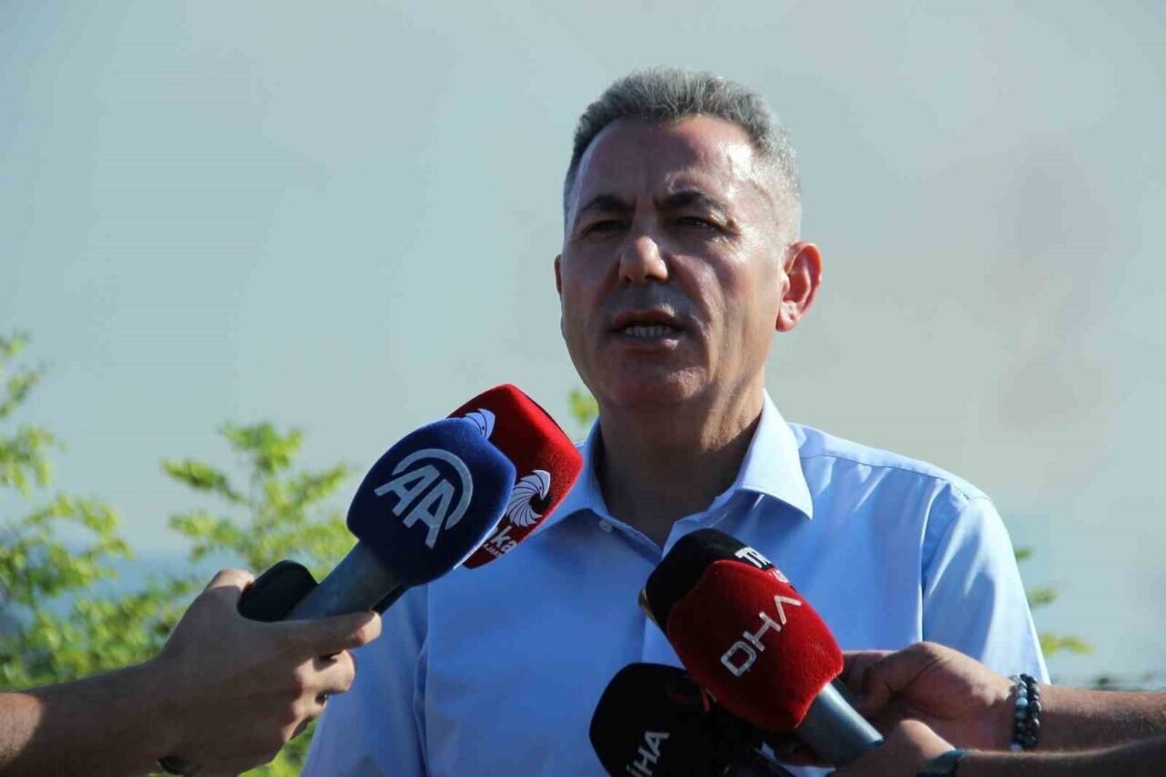 Vali Elban’dan Bornova yangını açıklaması: "Enerjisi düşmüş durumda"
