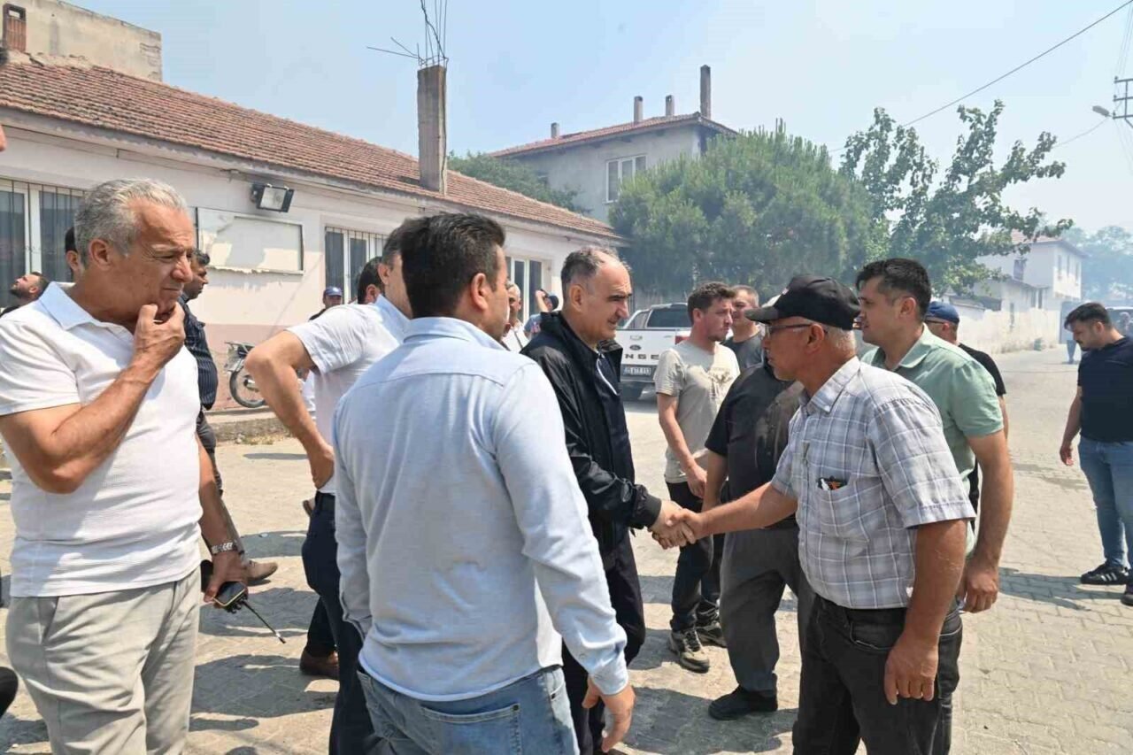 Vali Özkan yangın bölgesinde incelemelerde bulundu