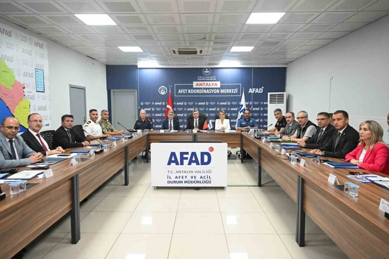 Vali Şahin: "Afetlere karşı müdahale kapasitemizi dünya standartlarının üstüne çıkarmak için çalışıyoruz"