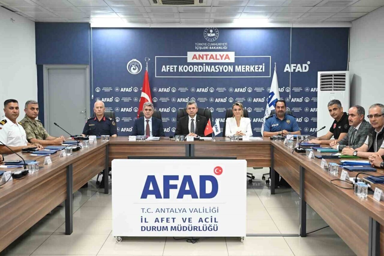 Vali Şahin: "Afetlere karşı müdahale kapasitemizi dünya standartlarının üstüne çıkarmak için çalışıyoruz"