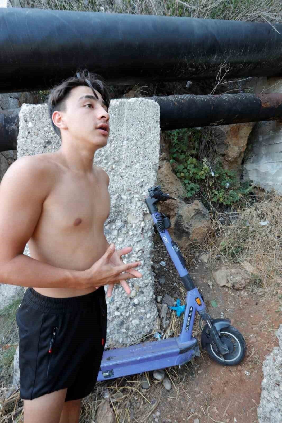 Varyanttan aşağı atılan scooter 15 yaşındaki çocuğun başına düştü