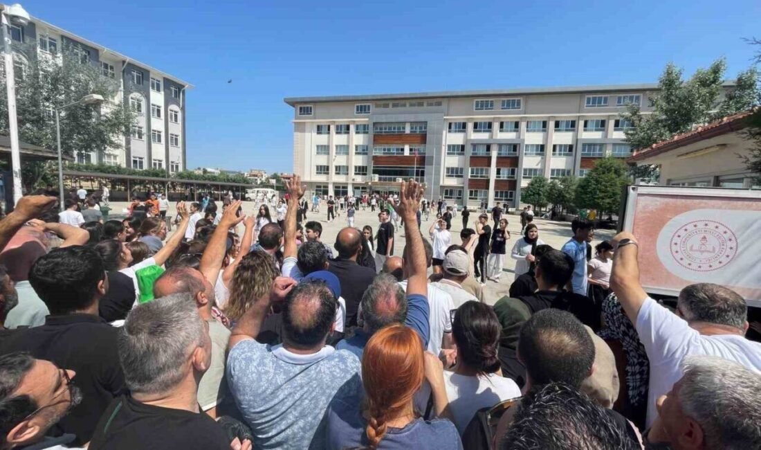 Liseye Geçiş Sınavı’nın (LGS) ilk oturumu tamamlandı, Denizli’de sabah saatlerinden