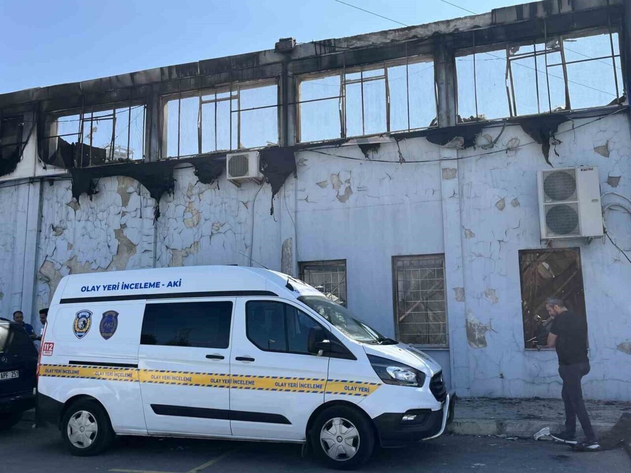 Yangındaki büyük hasar gün aydınlanınca ortaya çıktı