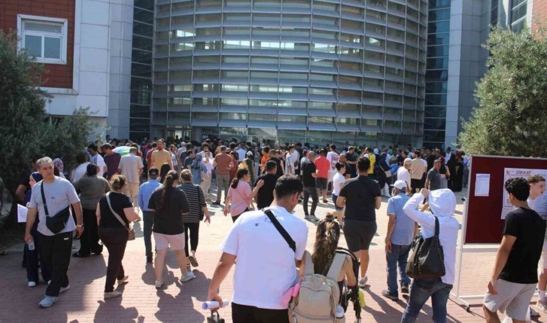 Ülke genelinde olduğu gibi Aydın’da da binlerce öğrenci YKS maratonunda